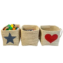 Petit panier cube en raphia avec étoile