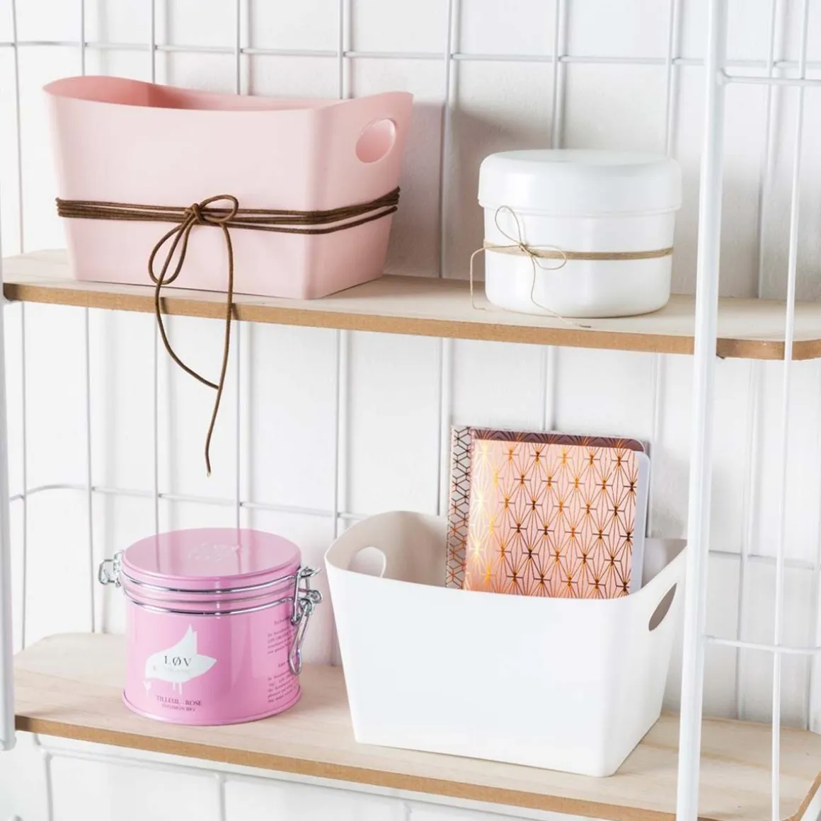 Petit rangement en plastique blanc