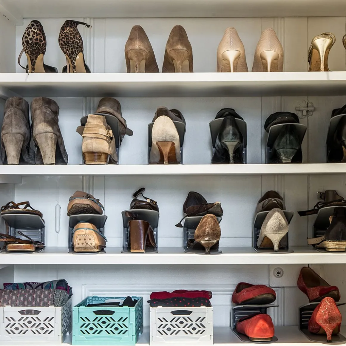 4 Range-chaussures en plastique gris clair