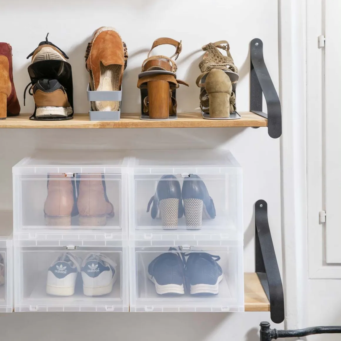 4 Range-chaussures en plastique gris clair