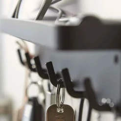 Vide poche magnétique noir